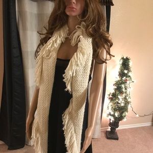 Steven Madden Winter Scarf  with light black NG